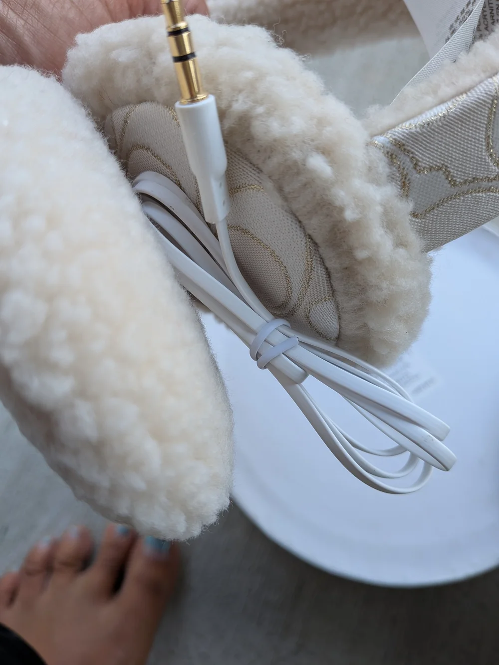 Coach NIB Cream Jaquard Shearling Ear Muffs With Ac Adapter Cord